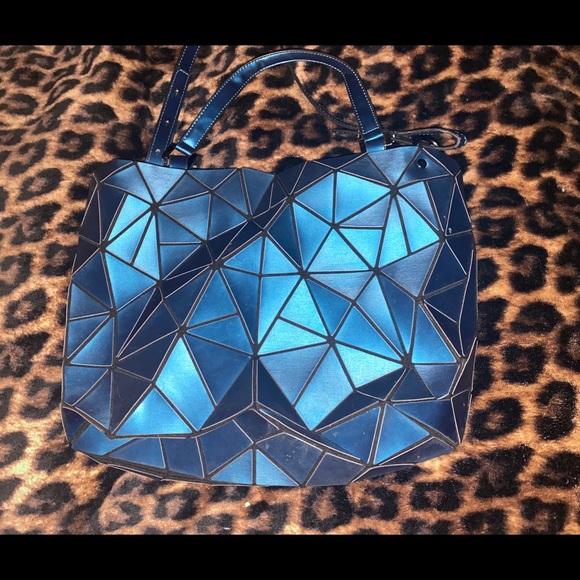 Blue Refective Purse - Picture 2 of 4